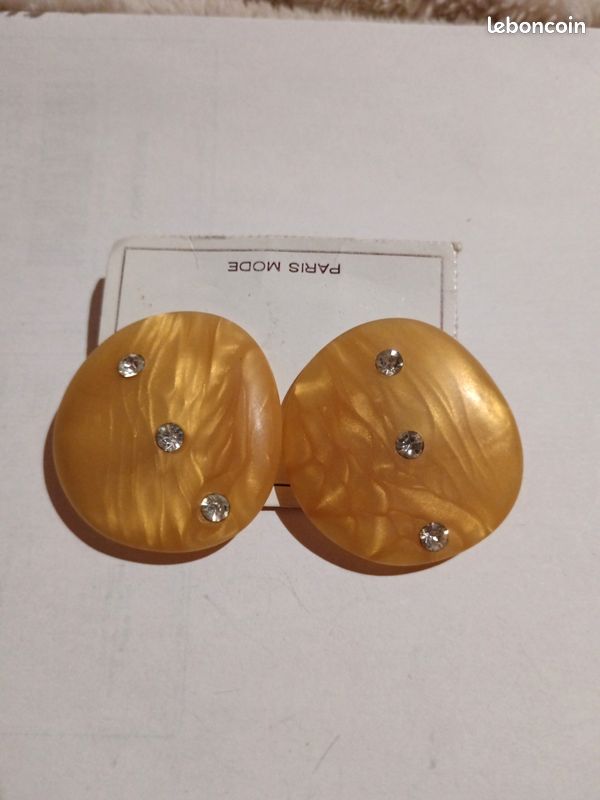 Boucles D'oreilles Clips En Résine Jaune - Modèle 1720, état Comme Neuf