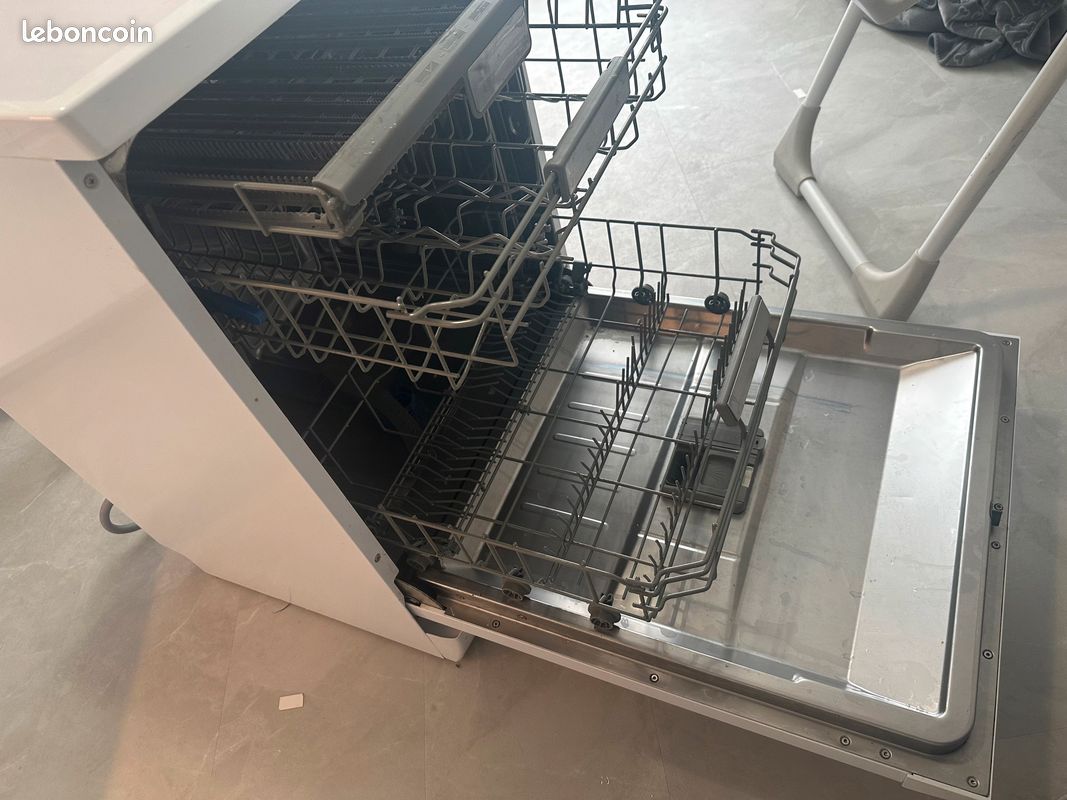 Lave-vaisselle THOMSON TDW6045BWH (image 4)