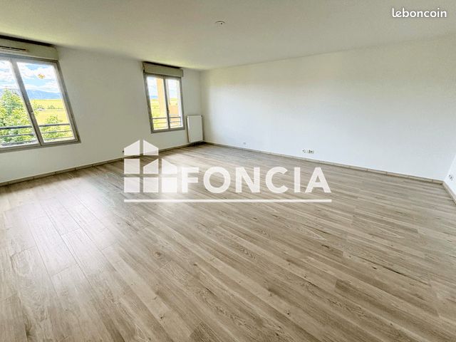 Appartement 5 pièces 121 m² · à Saint-Genis-Pouilly · 121 m² · 1 484 €/mois