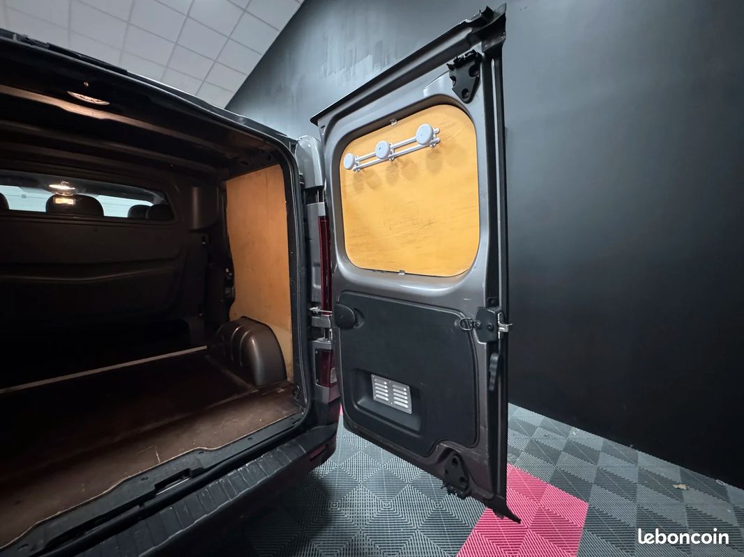 Renault TRAFIC 6 PLACES 140CH + Moteur à Chaine + Entretien OK (image 33)