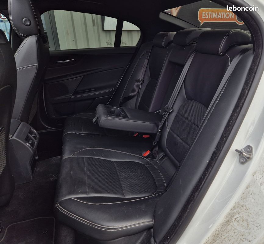 Jaguar xe 180 r-sport awd bva - toit ouvrant (image 17)