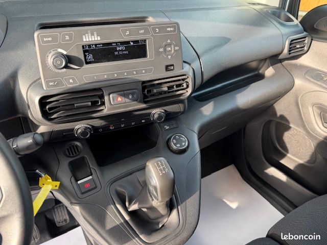 Peugeot Partner FOURGON STANDARD 1000 KG BLUEHDI 100 S&S BVM5 GRIP (image 11)