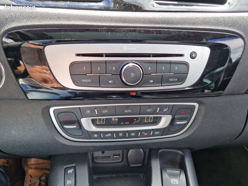Renault SCENIC III 1.5 DCI 110CH ENERGY BOSE ECO² EURO6 2015 (image 13)