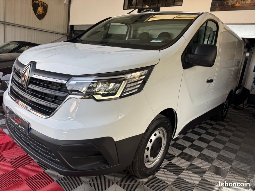 Renault Trafic FOURGON FG BLUE DCI 130 L1H1 2T8 GSR2 ADVANCE 24 567 HT / 29 480,00 TTC (image 1)