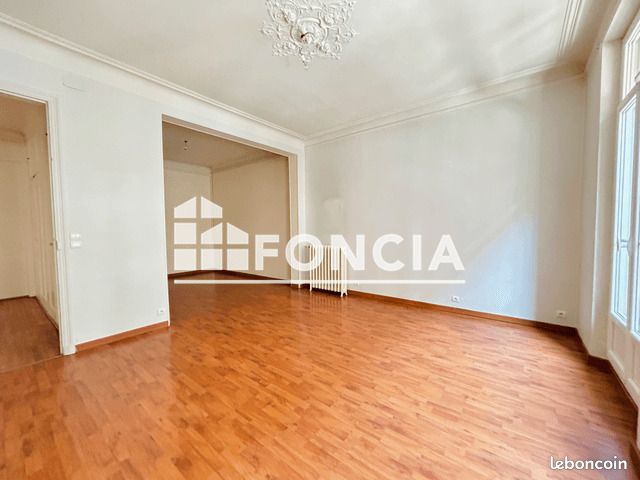 Appartement 4 pièces 91 m² · à Toulon · 91 m² · 920 €