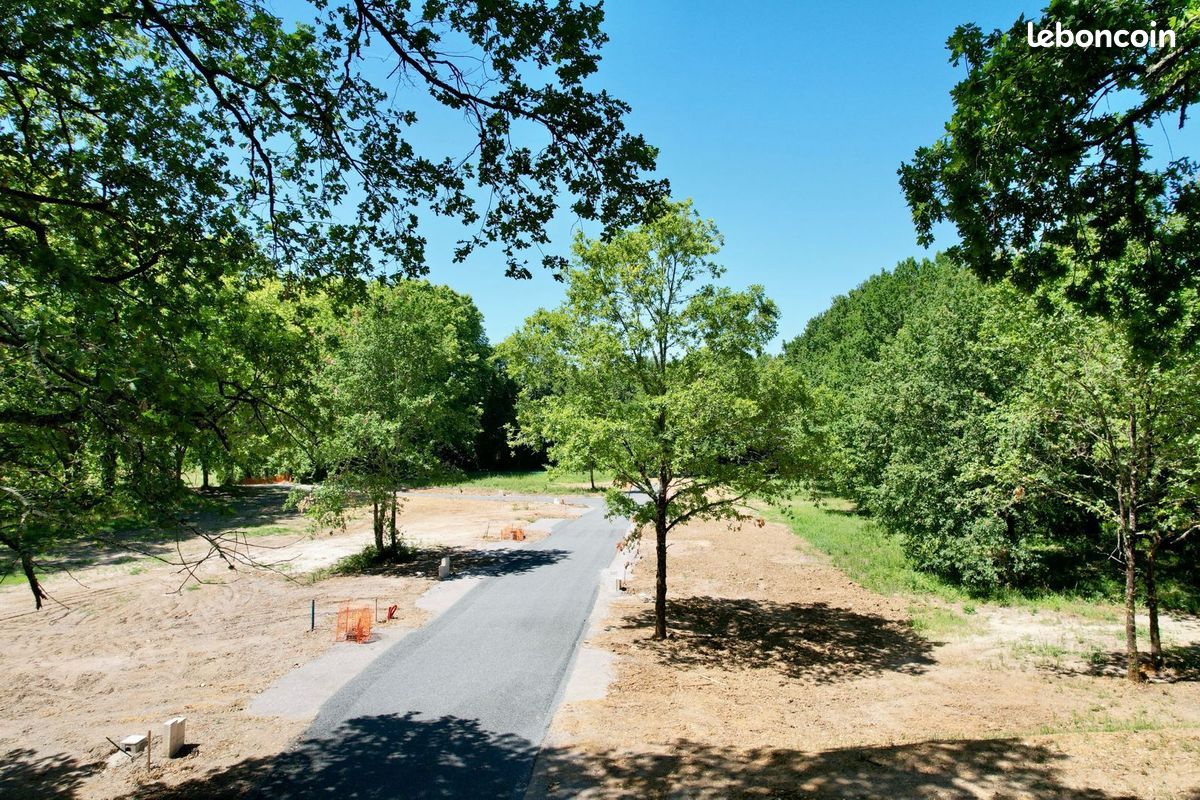Terrain 930 m² · à Martillac · 930 m² · 190 000 €
