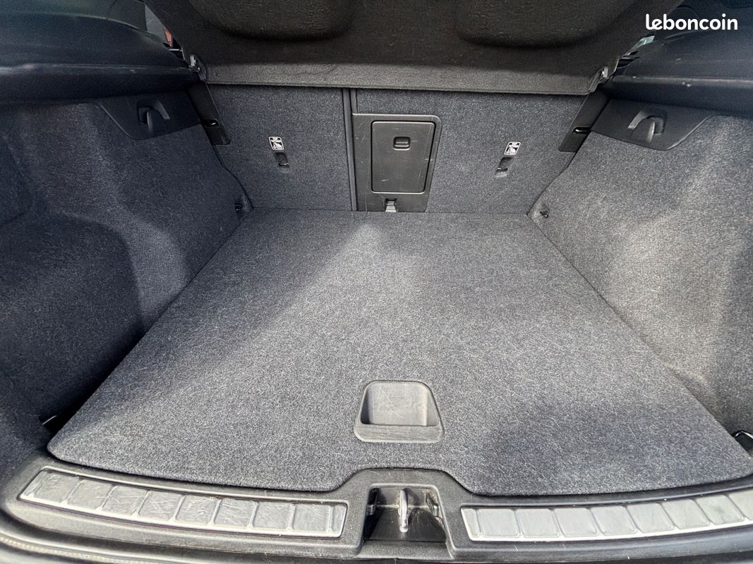 VOLVO XC40 D4 AWD AdBlue 190 ch Geartronic 8 Momentum (image 16)