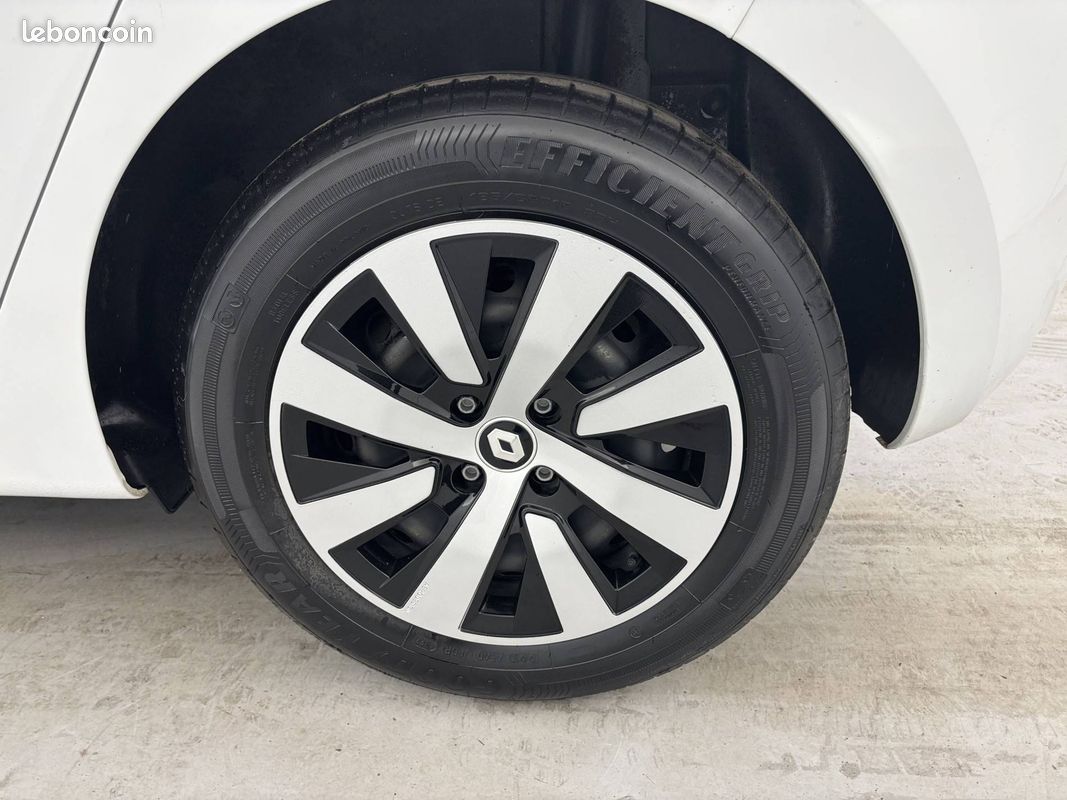 RENAULT Clio TCe 90 Equilibre (image 20)