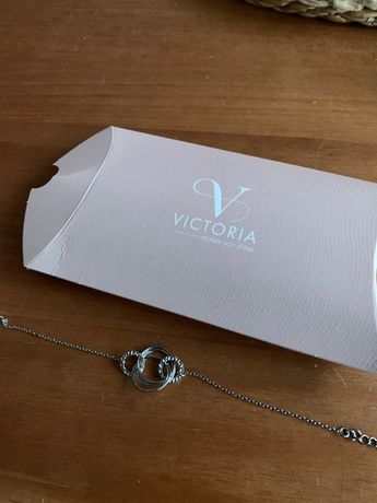 Notre magnifique collier « fil - Victoria Bijoux Martine