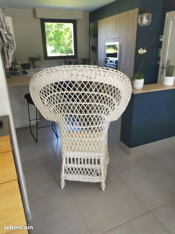 Fauteuil d'emmanuelle (image 1)