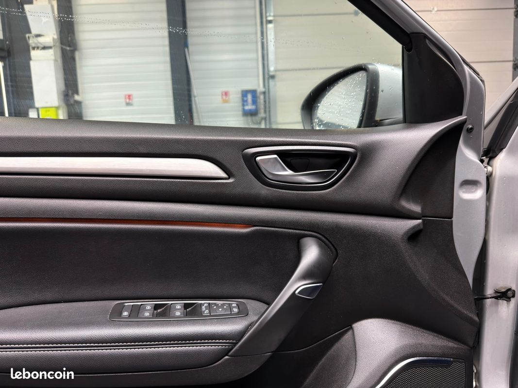 RENAULT Megane IV INTENS 1.5 BLUE DCI - 115 CV - CARPLAY - CAMERA DE RECUL - ATTELAGE (image 21)