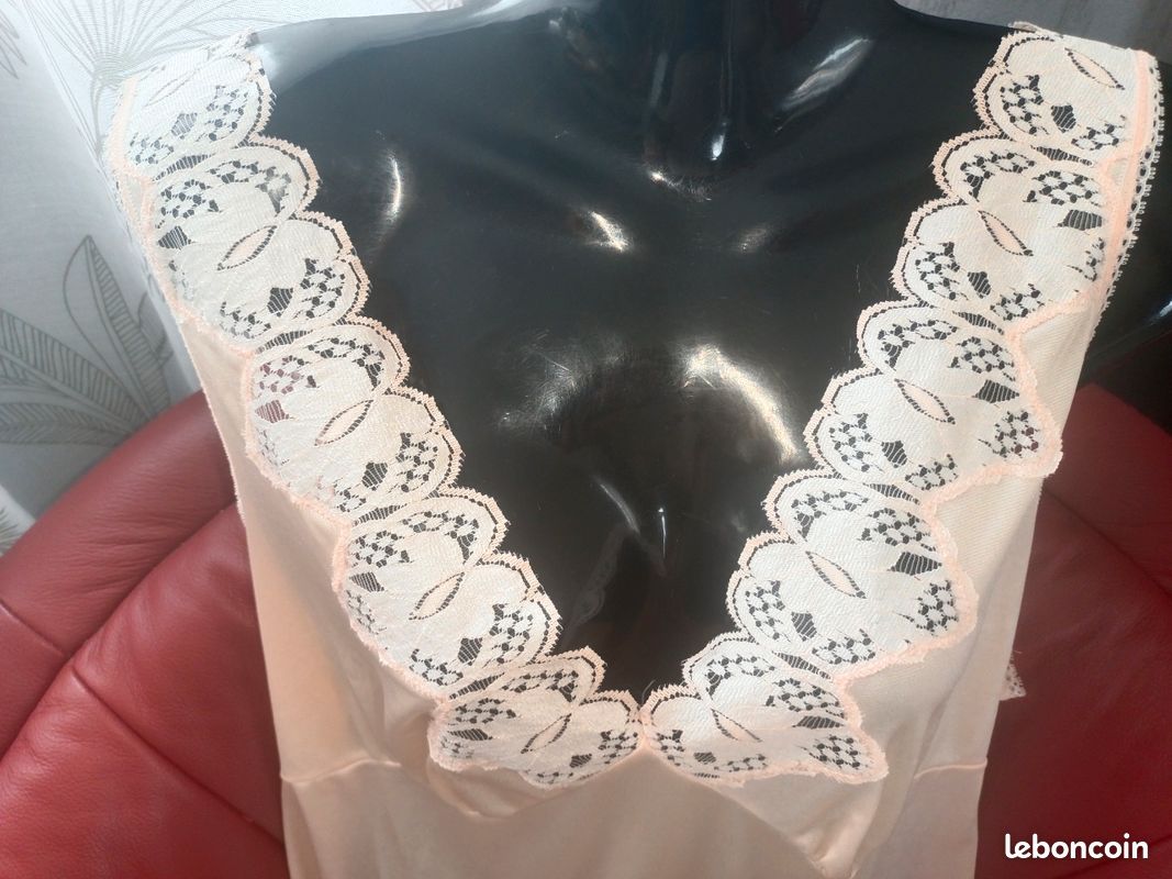 jolie combinaison & fond de robe vintage jolie dentelle T 44 ref