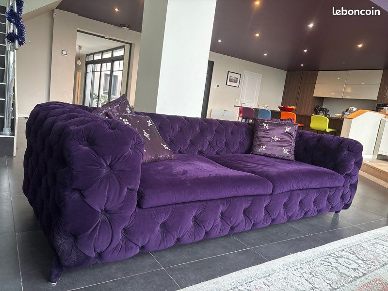 Grand canapé 4 places velours violet design (image 3)