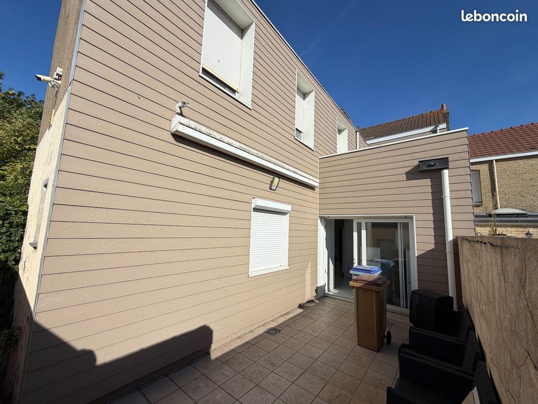 Immeuble 155 m² · à Coudekerque-Branche · 155 m² · 283 500 €
