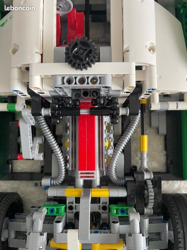 Voiture de course LEGO TECHNIC 24 h du mans 42039 (image 10)