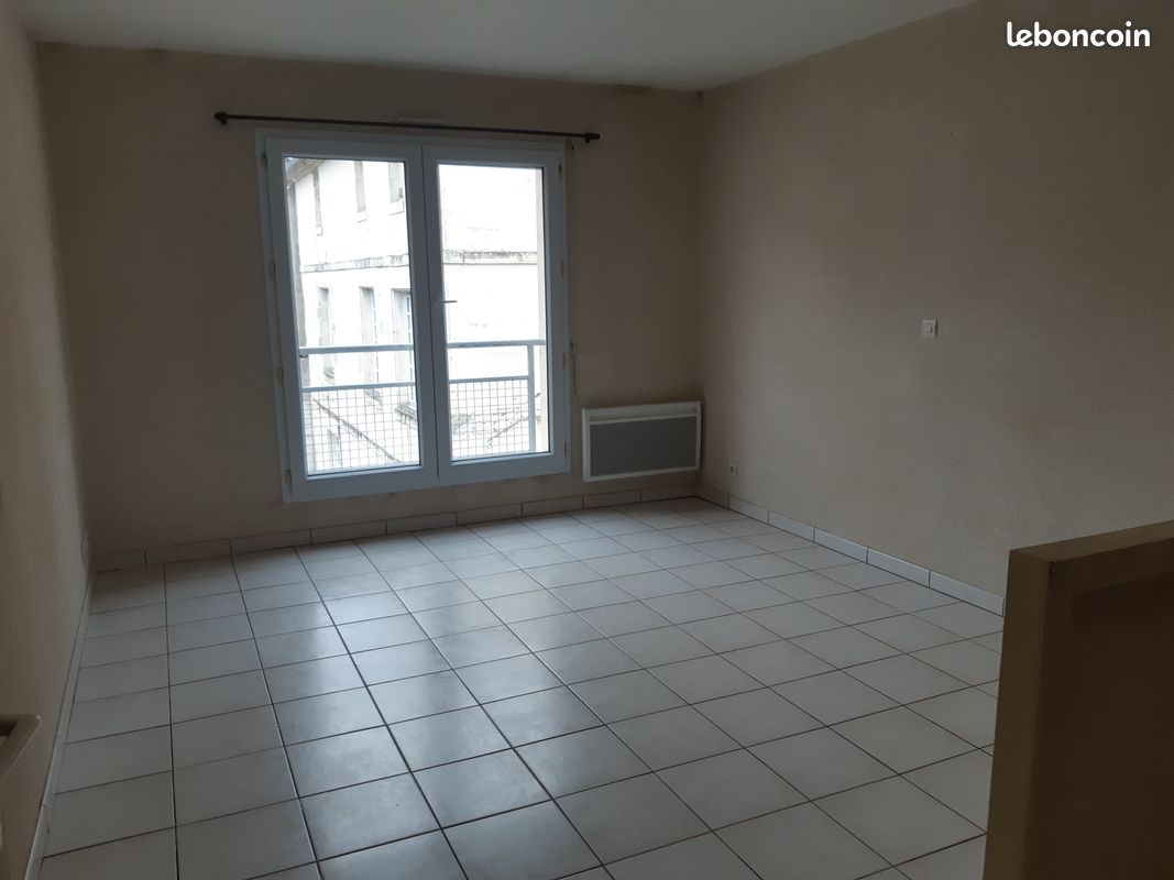 Appartement 1 pièce 24 m² · à Fontenay-le-Comte · 24 m² · 400 €