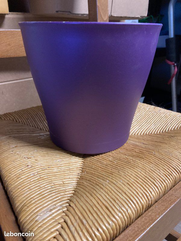 Cache pot violet (image 1)