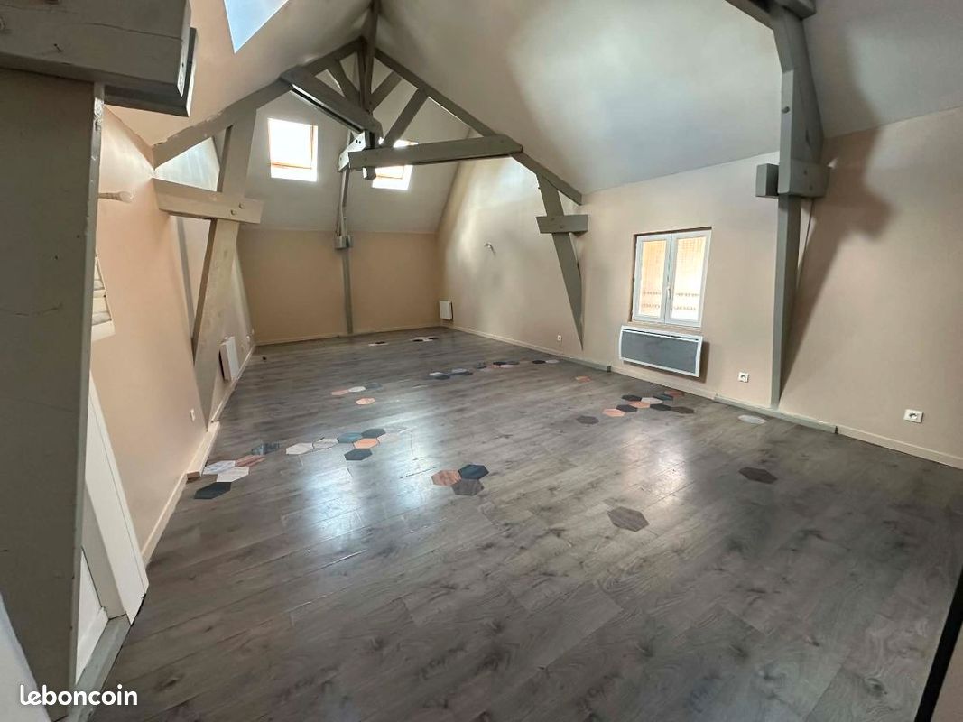 Appartement 5 pièces 104 m² · à Ham · 104 m² · 610 €