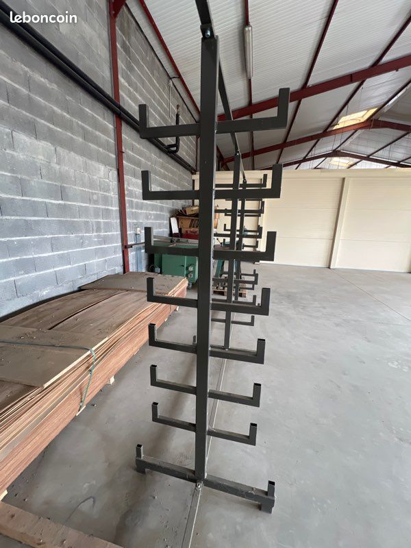 Rack rayonnage stockage tube déraillé (image 3)
