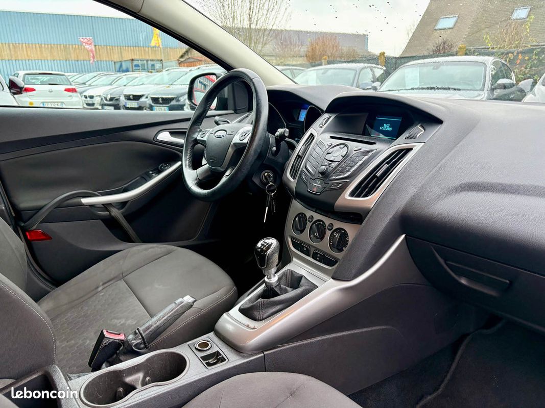 Ford focus (image 10)