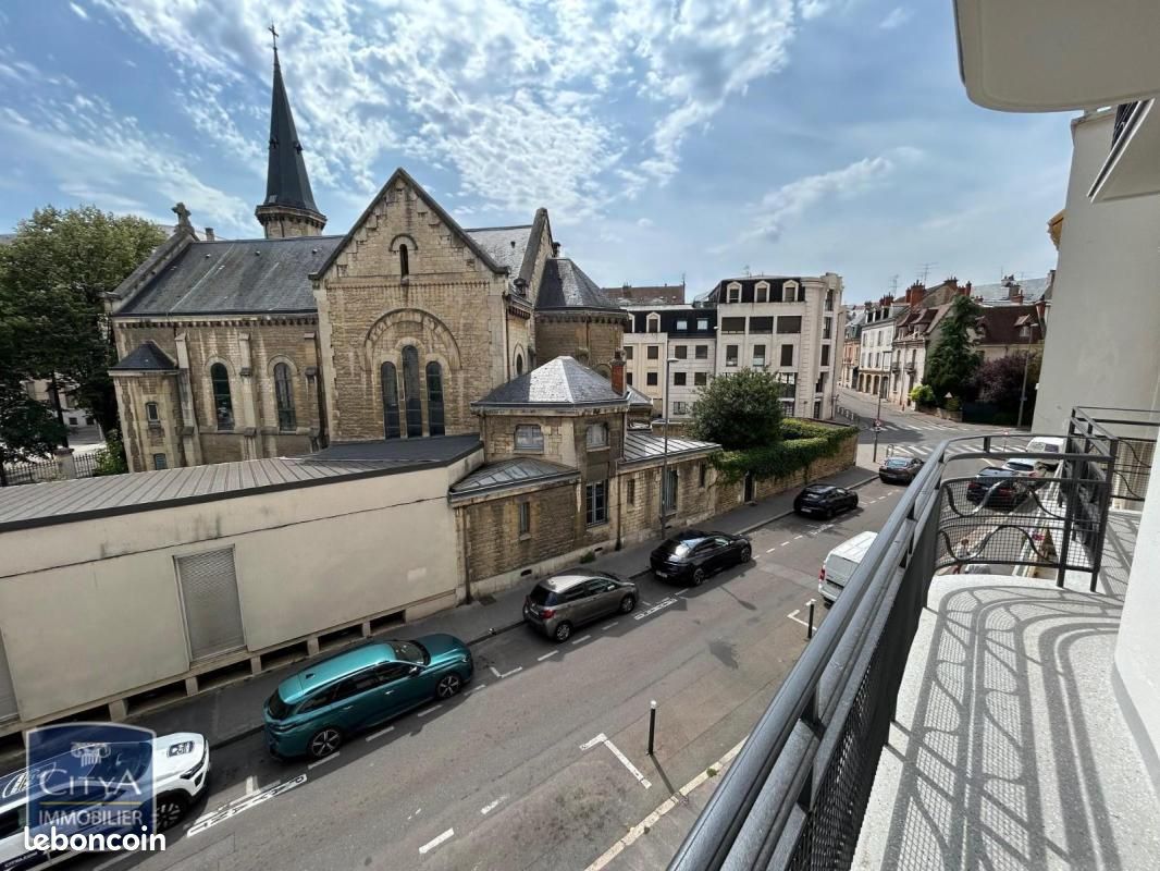 Appartement 3 pièces 91 m² · à Dijon · 91 m² · 880 €