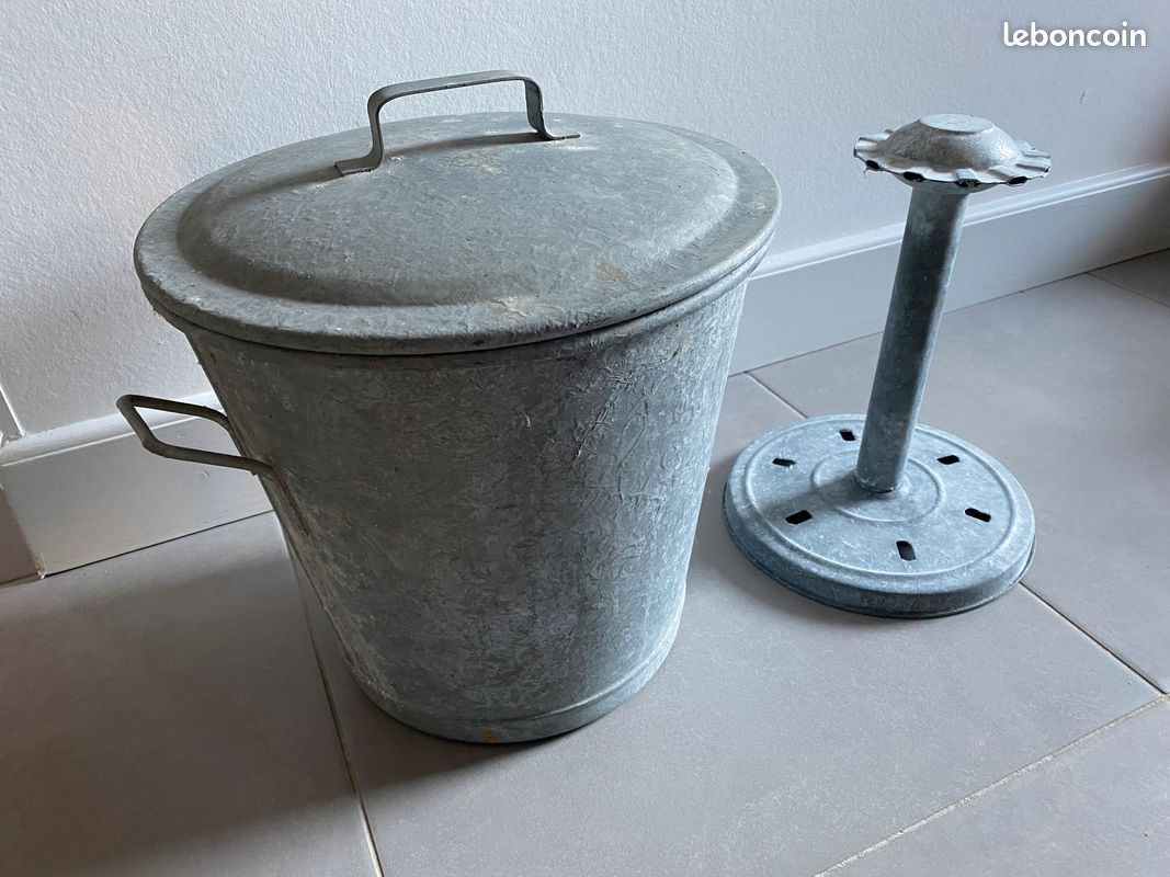Jouet ancien : lessiveuse miniature en zinc - Collection Jouet ancien : lessiveuse miniature en zinc - Collection