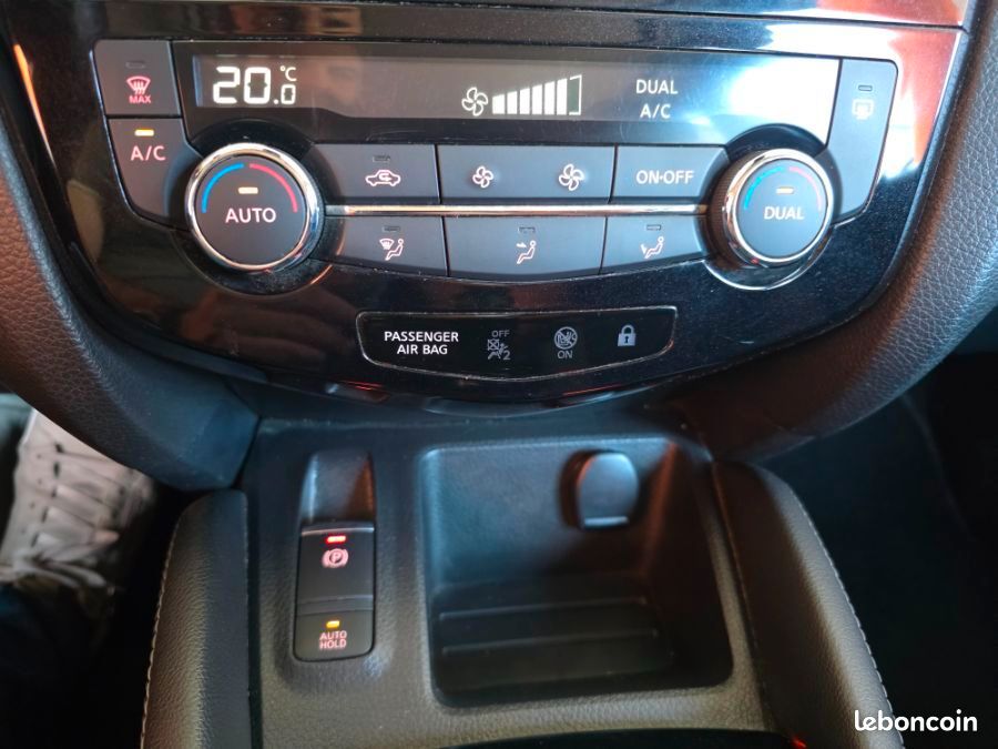 Nissan Qashqai 1.5 DCi 110 BVM6 N CONNECTA 360° TOIT Pano JA18 (image 18)