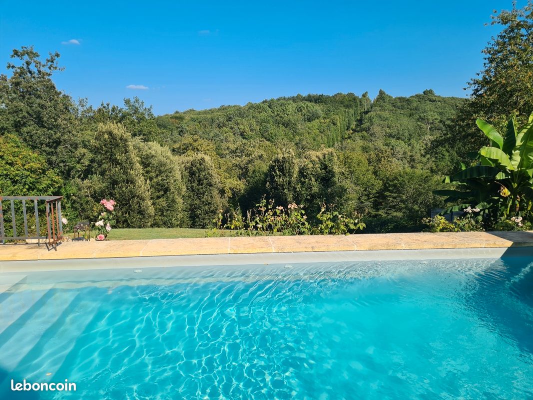 Maison 5 pièces 155 m² · à Sarlat-la-Canéda · 155 m² · 1 150 €/mois