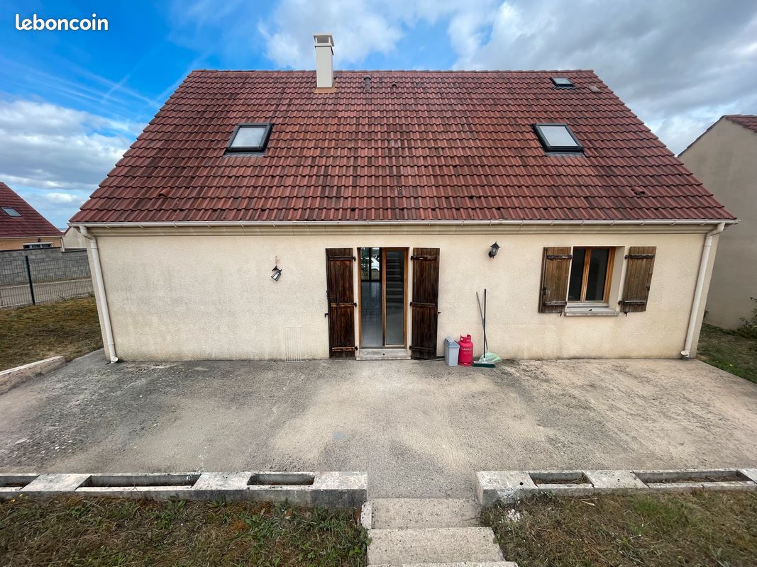 Maison 7 pièces 137 m² · à Champigny · 137 m² · 192 000 €
