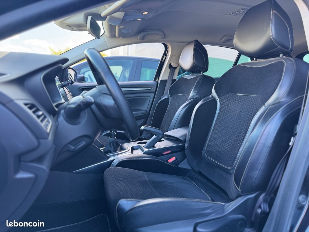 RENAULT MEGANE IV BERLINE dCi 110 Energy Intens + Entretien Complet (image 7)