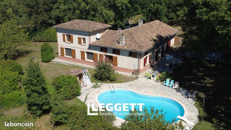 Maison 7 pièces 219 m²
