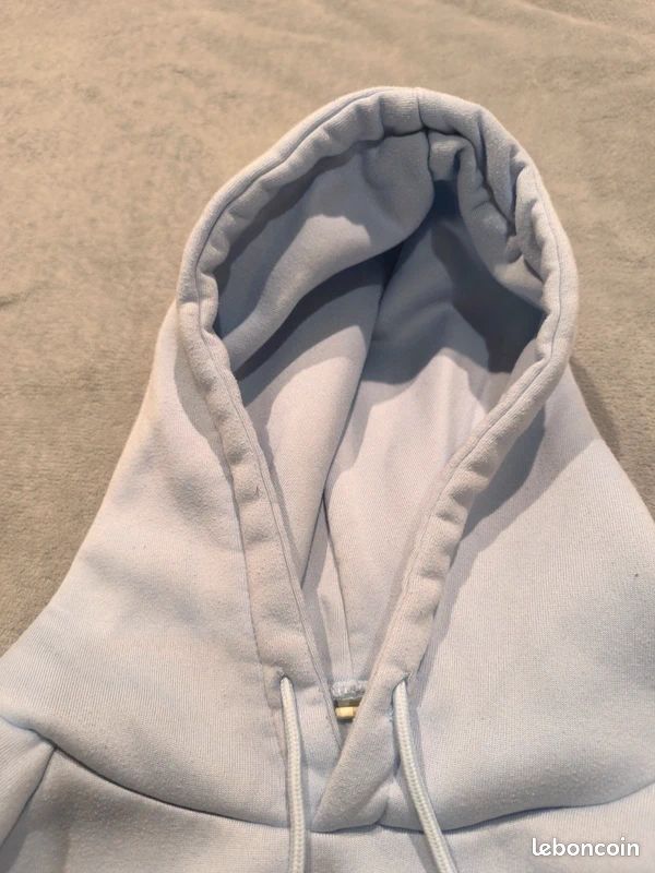 Sweat à capuche bleu clair taille L très bon état (image 4)