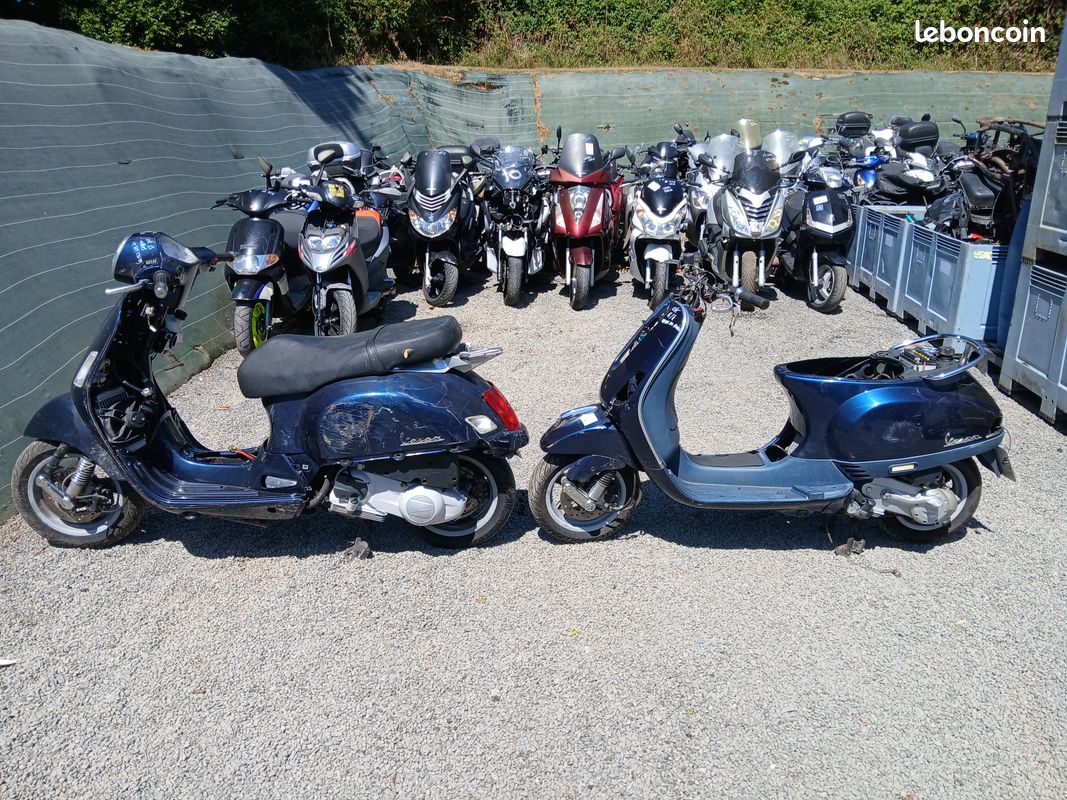 Scooter Vespa 50 / 125 moteur ok (image 2)