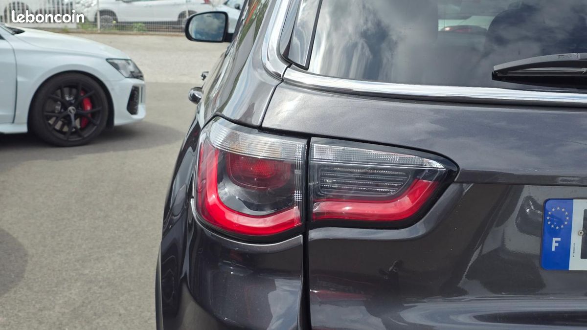 Jeep Compass Limited FWD (image 17)