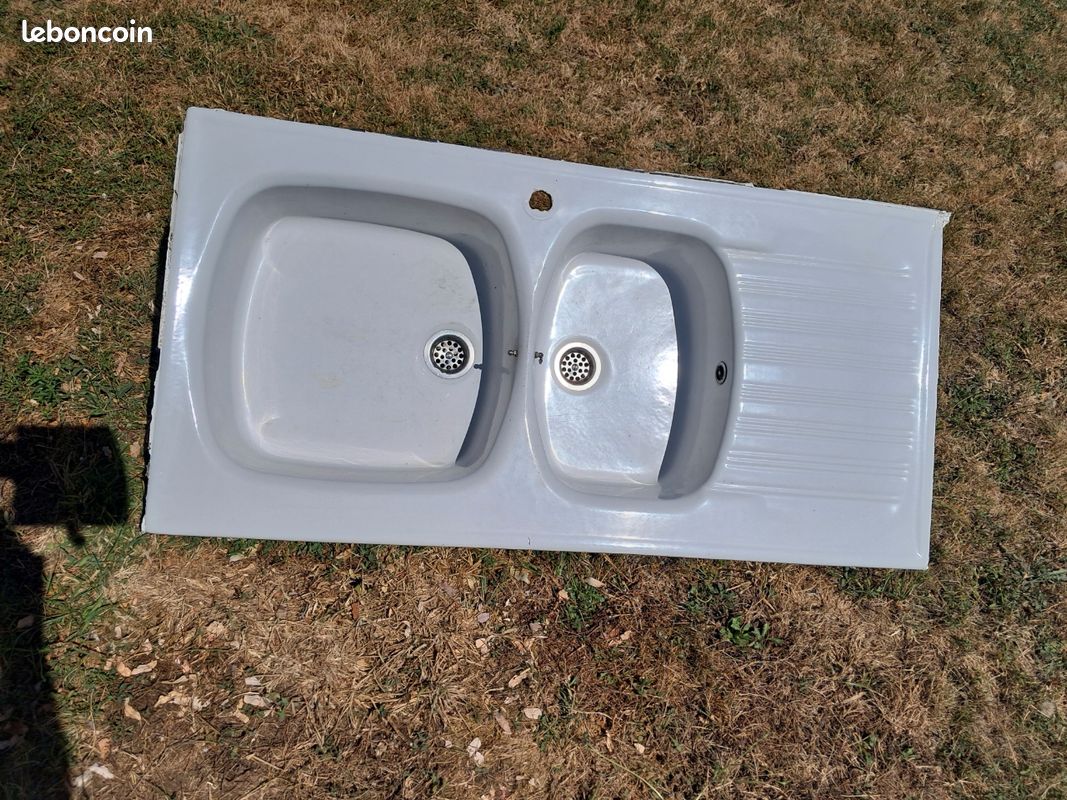 Evier en faience (image 1)