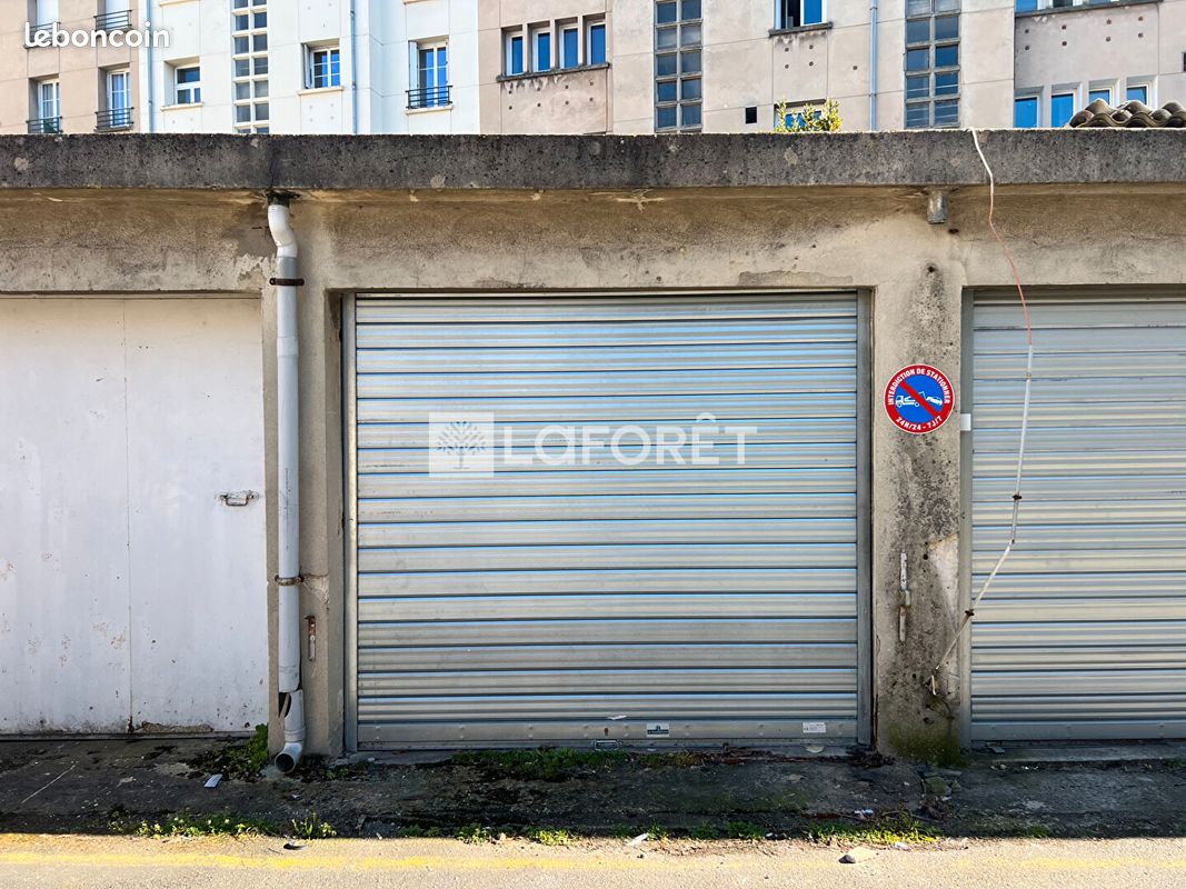 Parking 15 m² · à Caen · 15 m² · 80 €