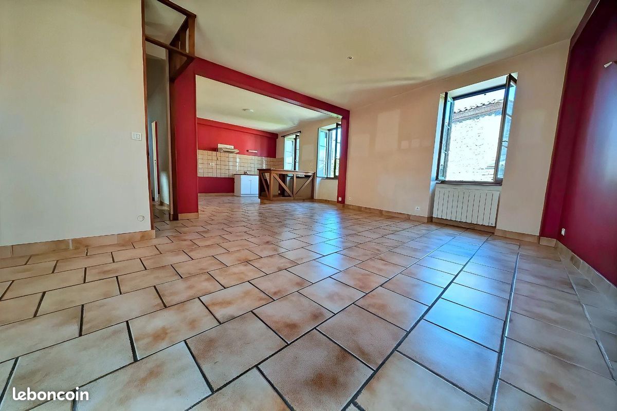 Maison 4 pièces 130 m² · à Chauriat · 130 m² · 920 €/mois