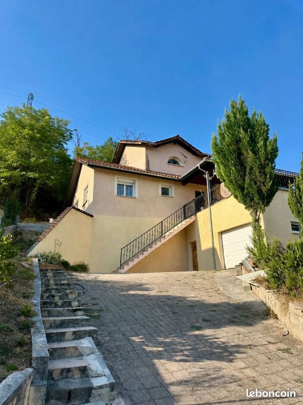 Maison 6 pièces 131 m² · à La Tour-du-Pin · 131 m² · 400 000 €