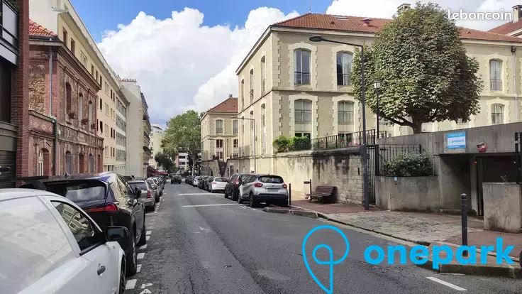 Parking 12 m² · à Issy-les-Moulineaux · 12 m² · 107 €/mois