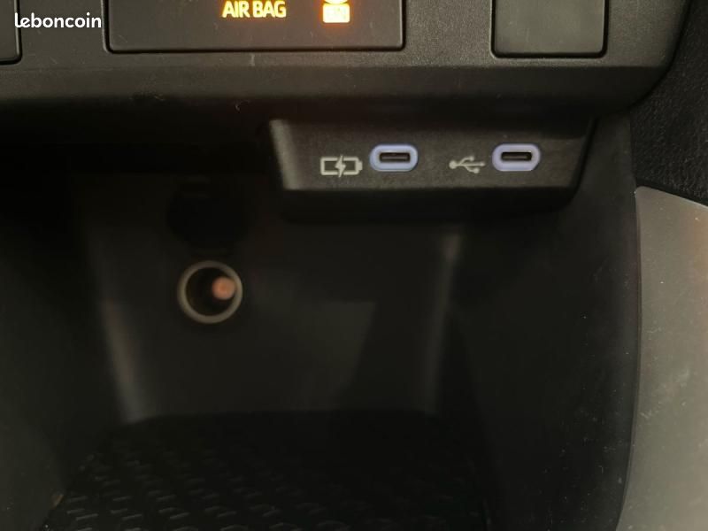 Toyota Yaris 120 VVT-i Dynamic Business 5p MC24 (image 28)