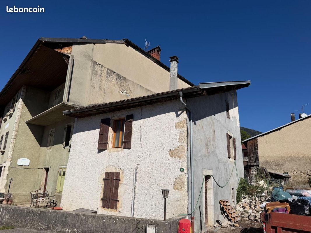 Maison 4 pièces 100 m² · à Vesancy · 100 m² · 250 000 €