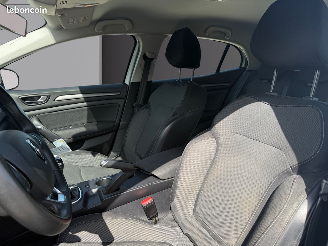 RENAULT MEGANE 1.5 BLUE DCI 115 Evolution 115Ch Garantie 12 mois (image 9)