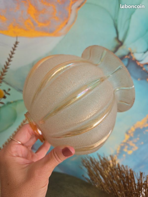 Paire de globes vintage en verre granité ambré (image 2)