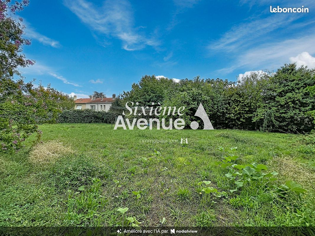 Terrain 550 m² · à Vénissieux · 550 m² · 175 000 €