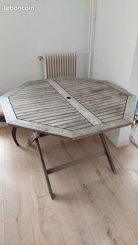 Table extérieur bois et ses 4 chaises (image 1)