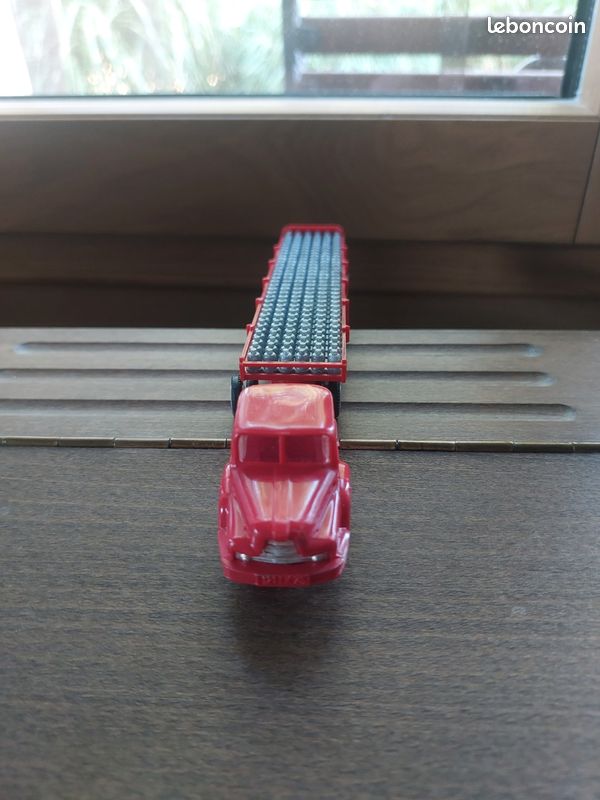 743168_7