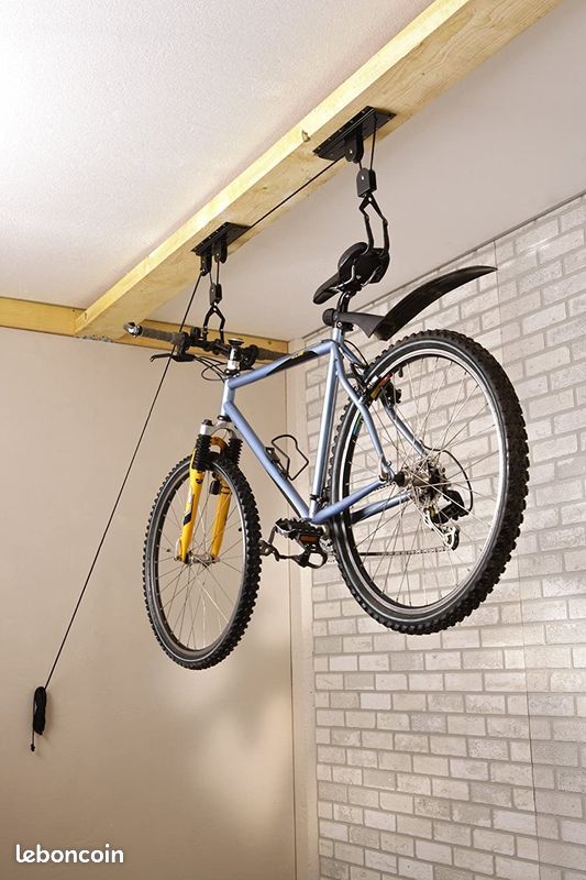 Porte vélo pour rangement en hauteur dans le garage Bricolage