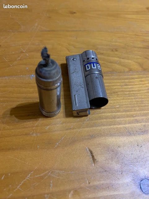 Briquet publicitaire en fer DUBONNET à essence, bar, bistro, café, alcool, tabac, cigarettes, pastis, anis, apéritif, digestif, quinquina, vin, cognac, cigare, alimentaire, champagne, whisky (image 5)