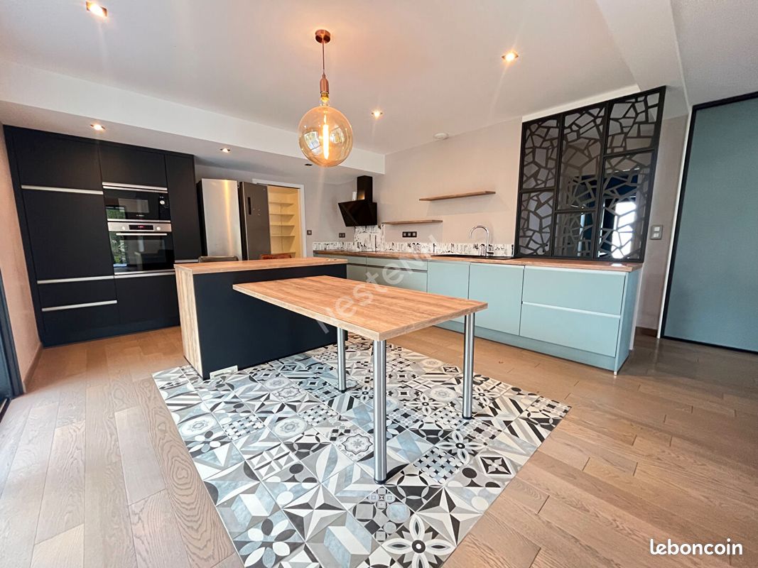 Maison 6 pièces 156 m² · à Orgères · 156 m² · 475 000 €