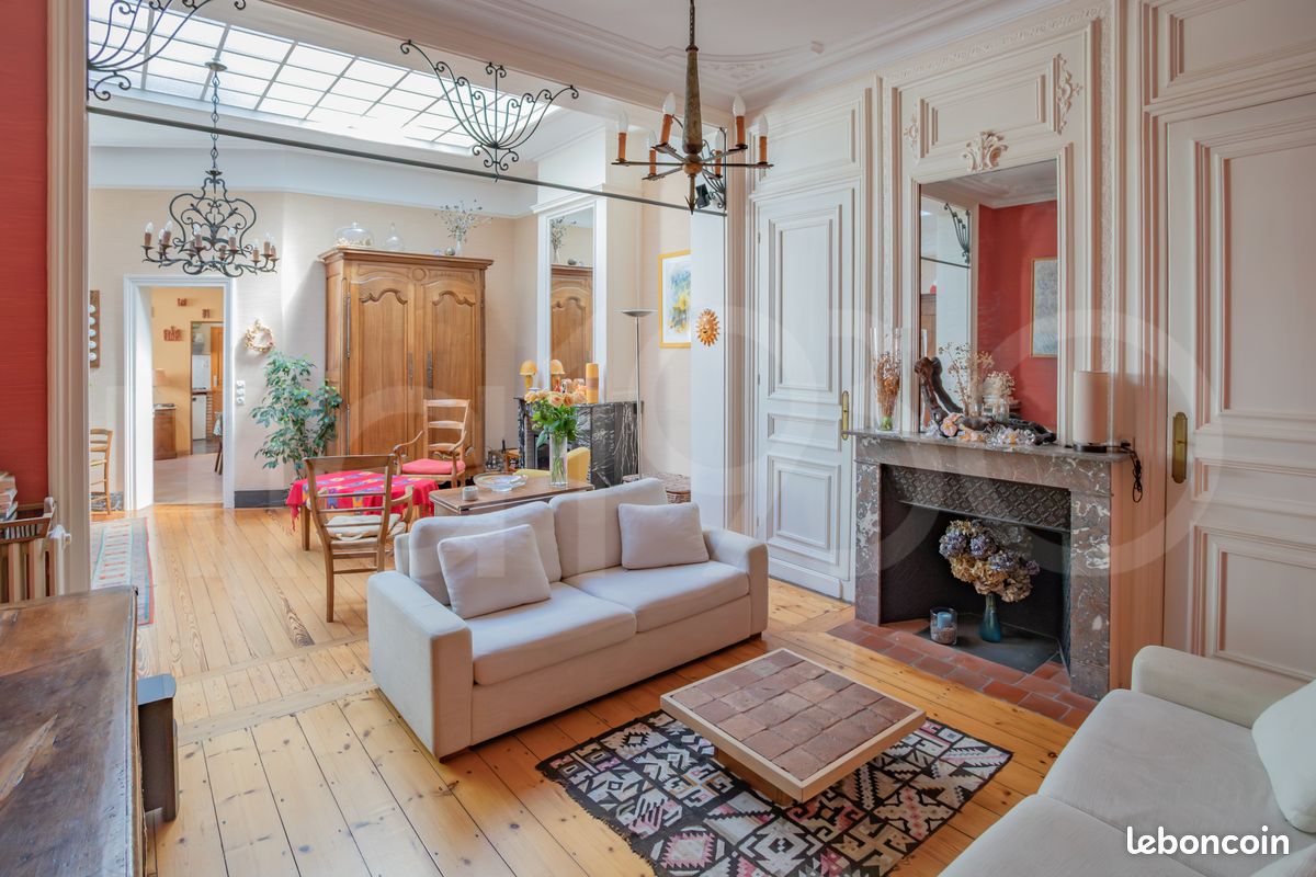 Maison 14 pièces 323 m² · à Tourcoing · 323 m² · 548 550 €